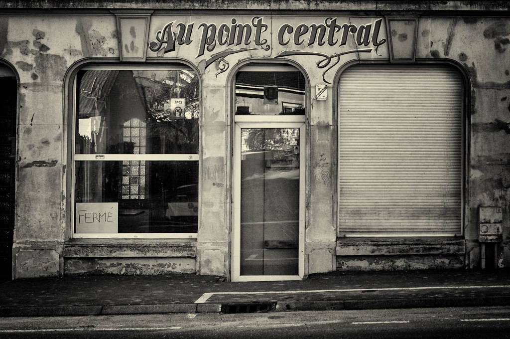 Quoi de plus triste qu’un café fermé?