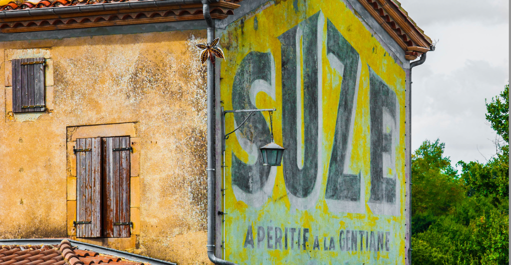 Les murs s&rsquo;affichaient